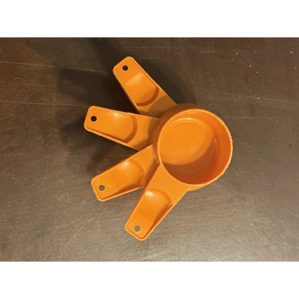 Tupperware Measuring Cups Nesting Orange 1/4, 1/2, 3/4, 1 Cup Vintage Retro